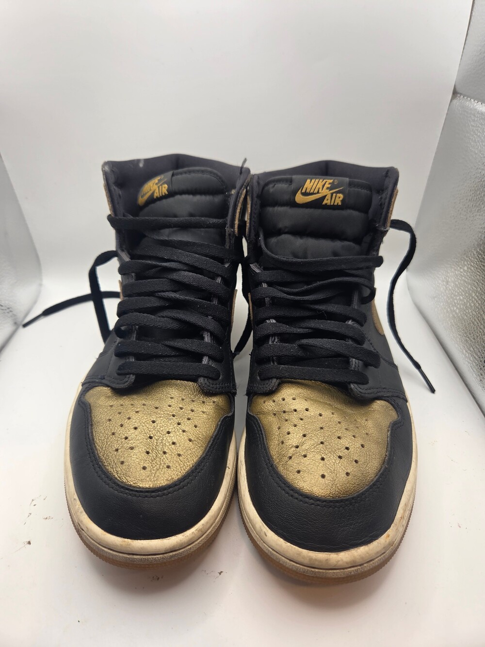 Nike Air Jordan 1 High OG Sneakers Size 10.5 Black Gold Leather